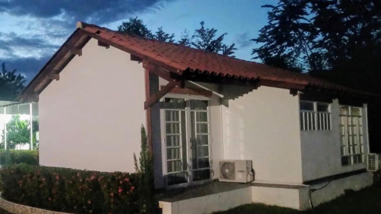 Hermosa Casa De Campo Grande Con Aire Acon,Wifi,Piscina,Billar !Villa Ensueno ! Carmen de Apicalá 外观 照片